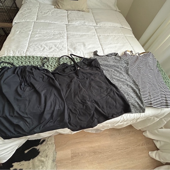 Huge LOT of women’s workout clothing!! - Picture 9 of 16